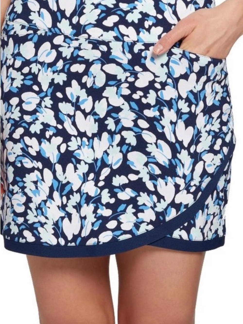 Lady Hagen Navy Floral Pull On SKORT Size Small Floral Outdoor Hiking Summer